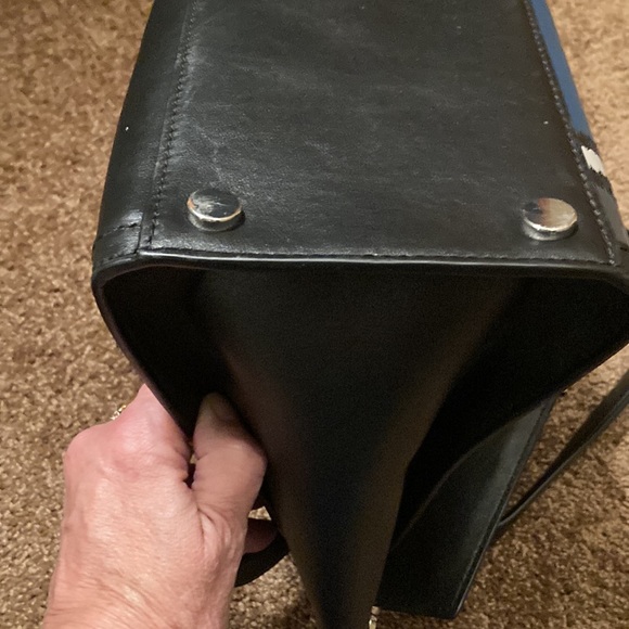 MICHAEL KORS SHOULDER BAG WITH HANDLE. SHARP LOOKING! Like new! - Picture 10 of 15